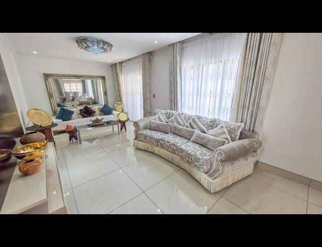 3 BEDROOM HOUSE FOR SALE IN RADIOKOP